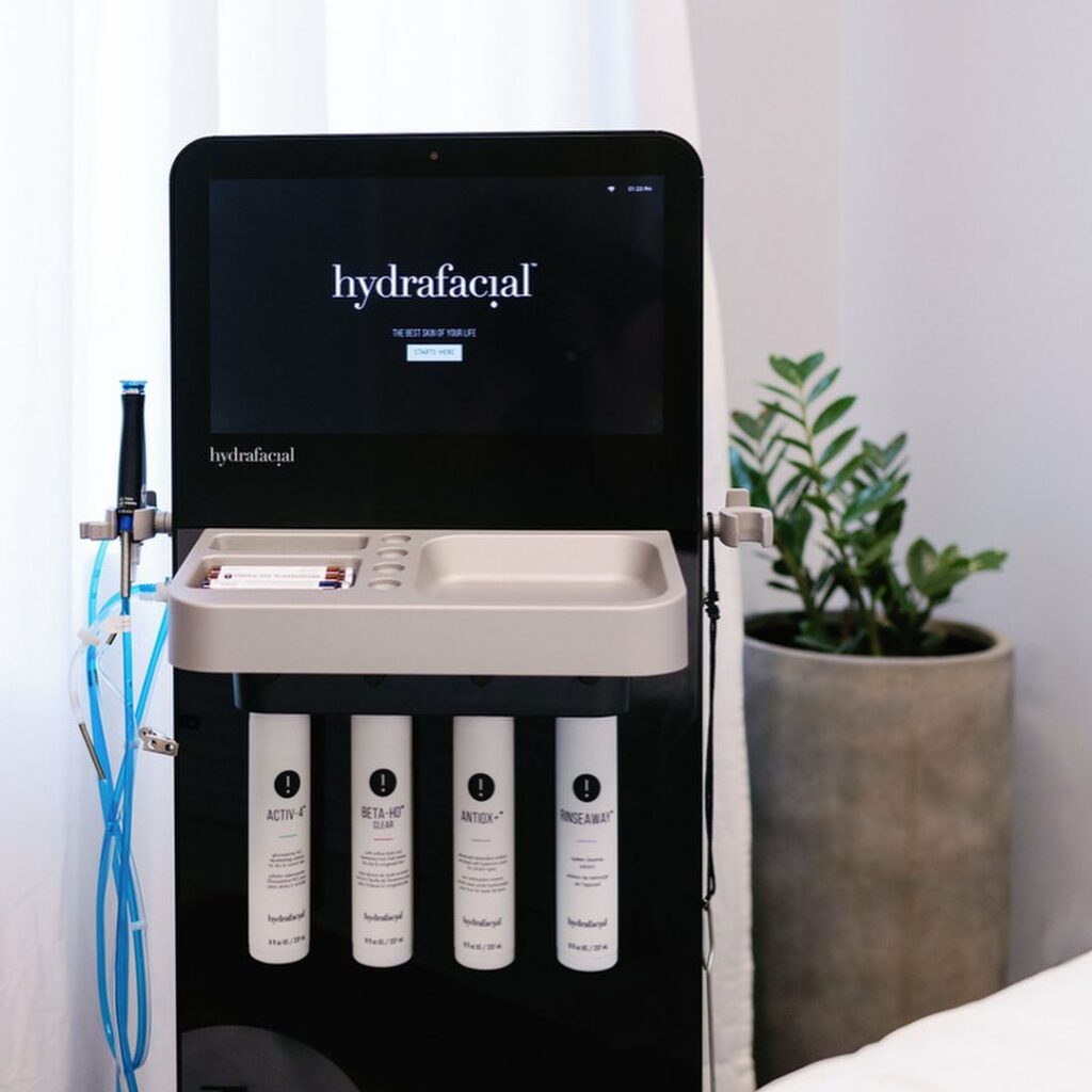 Hydrafacial syndeo machine