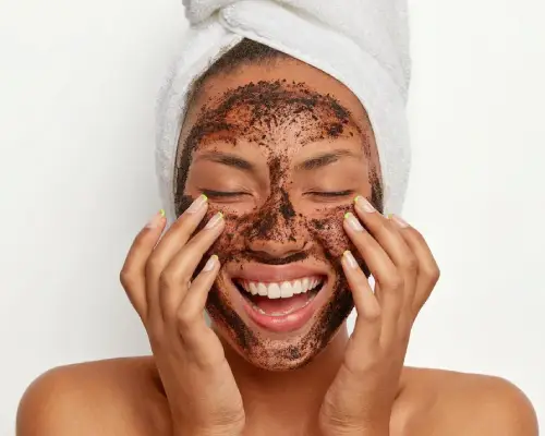 combattre le teint terne: exfoliation
