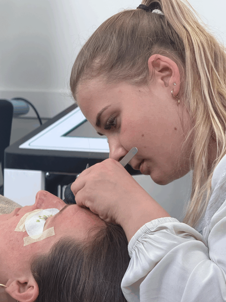 Formation esthétique A’Corps Beauté : apprentissage pratique sur modèle avec suivi personnalisé à Nancy et Metz